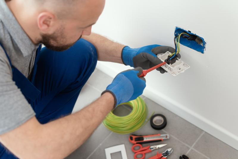 Comment choisir un électricien qualifié pour vos travaux à domicile ?